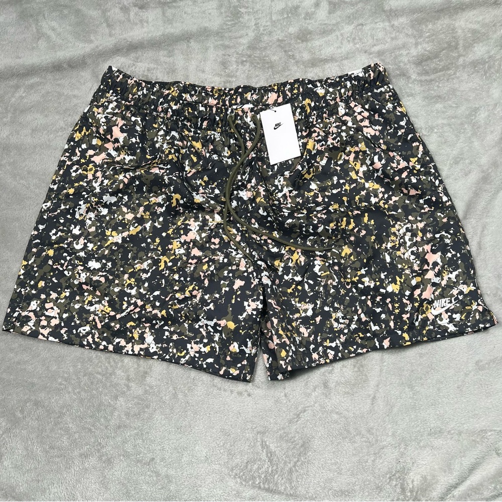 NWT Nike NSW 6" Regrind Shorts Mens M Mesh Lined Medium Olive White IF8502 222